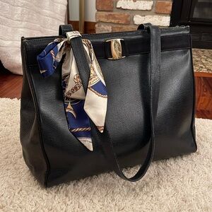 Salvatore Ferragamo leather shoulder bag, Authentic